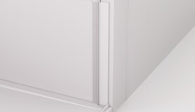 Mounting profile with a shortened side panel